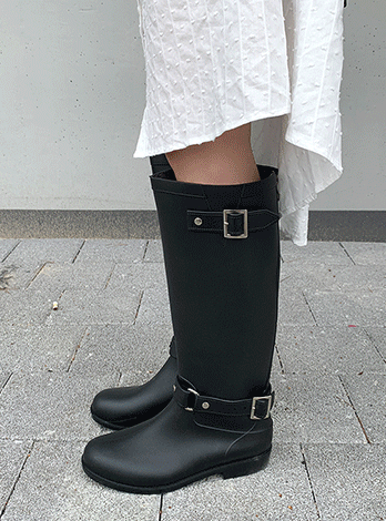 Buckle rain boots