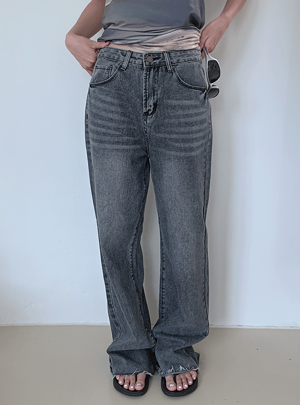 Back-cut gray washed jeans